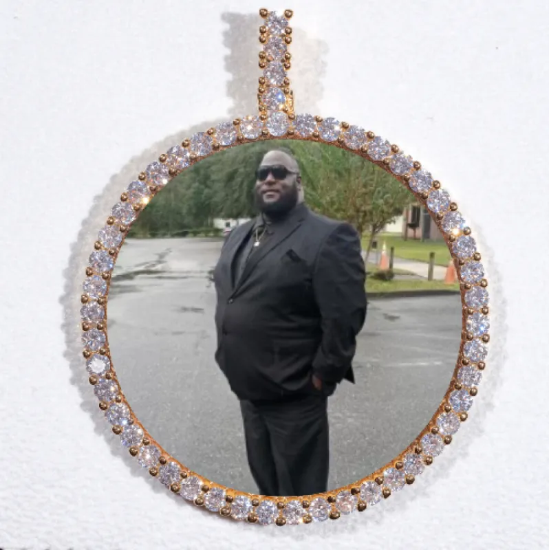 LARGE 3D CIRCLE CUSTOM PICTURE PENDANT made by The GUU Shop