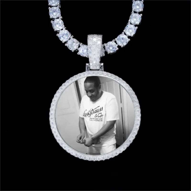 925S & VVS Moissanite 3D Circle Custom Picture Pendant made by The GUU Shop