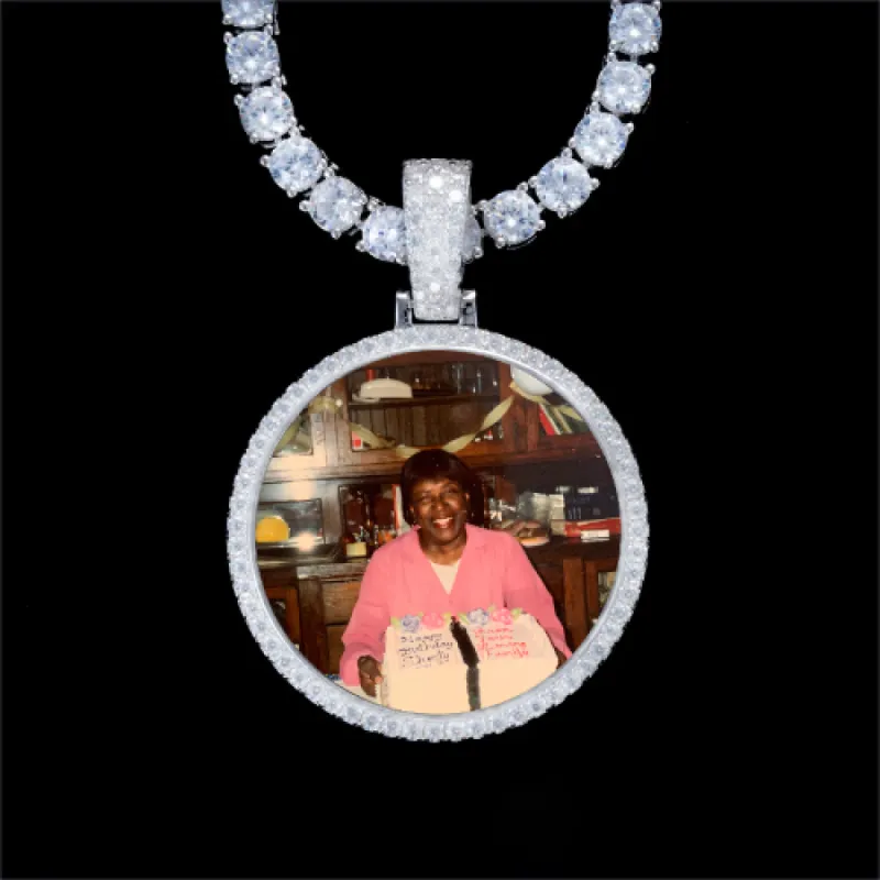 925S & VVS Moissanite 3D Circle Custom Picture Pendant made by The GUU Shop