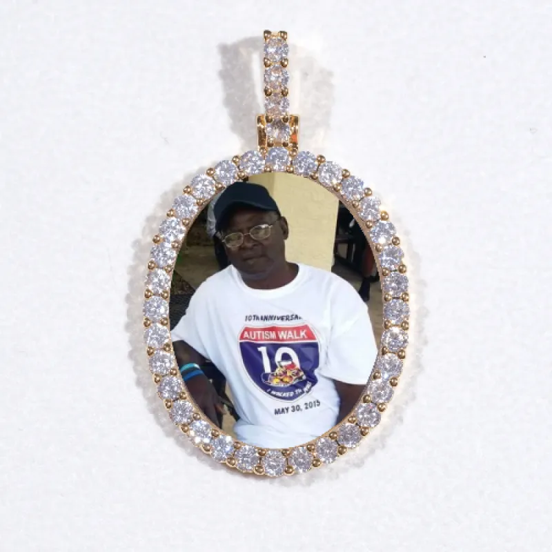 3D Oval Custom Picture Pendant made by The GUU Shop