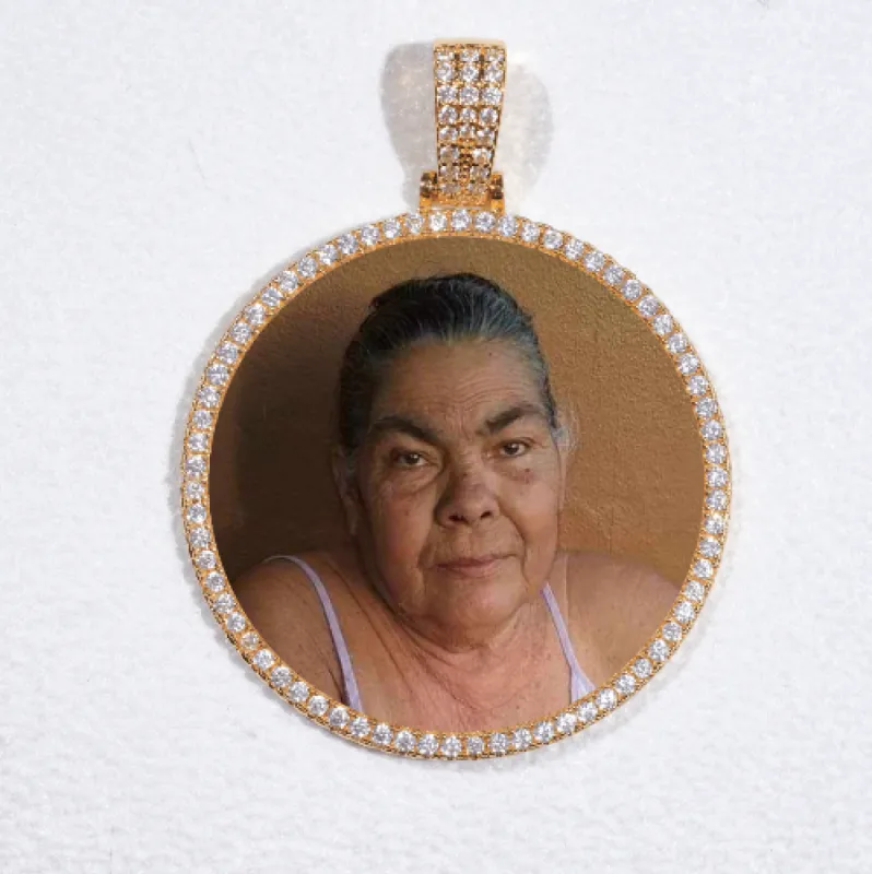 MEDIUM 3D CIRCLE CUSTOM PICTURE PENDANT made by The GUU Shop