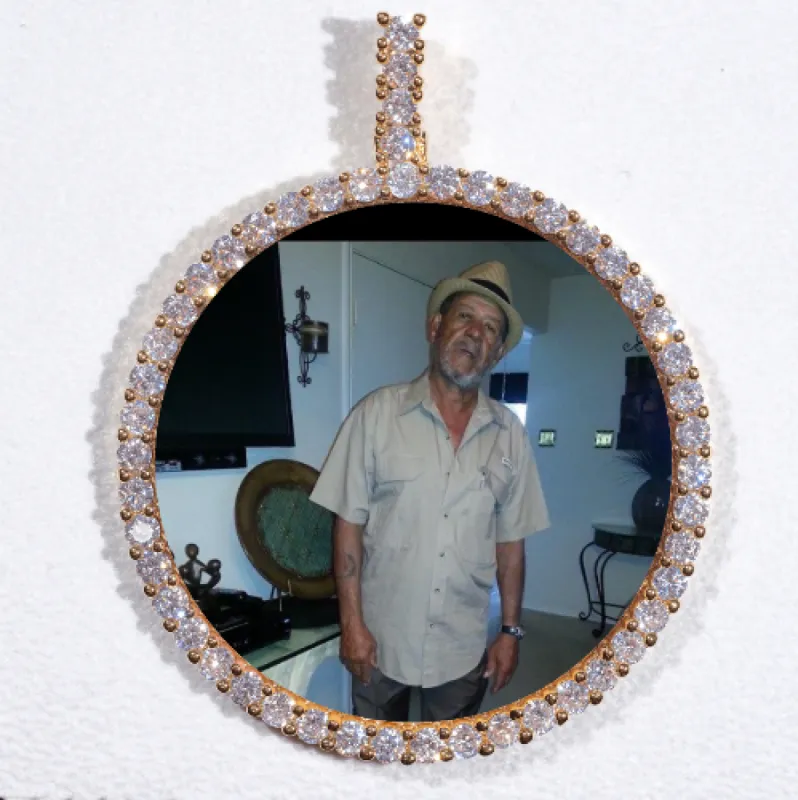 LARGE 3D CIRCLE CUSTOM PICTURE PENDANT made by The GUU Shop