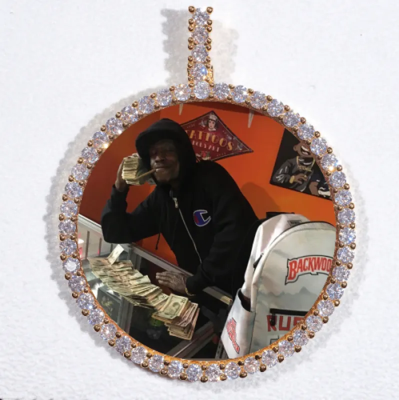 LARGE 3D CIRCLE CUSTOM PICTURE PENDANT made by The GUU Shop