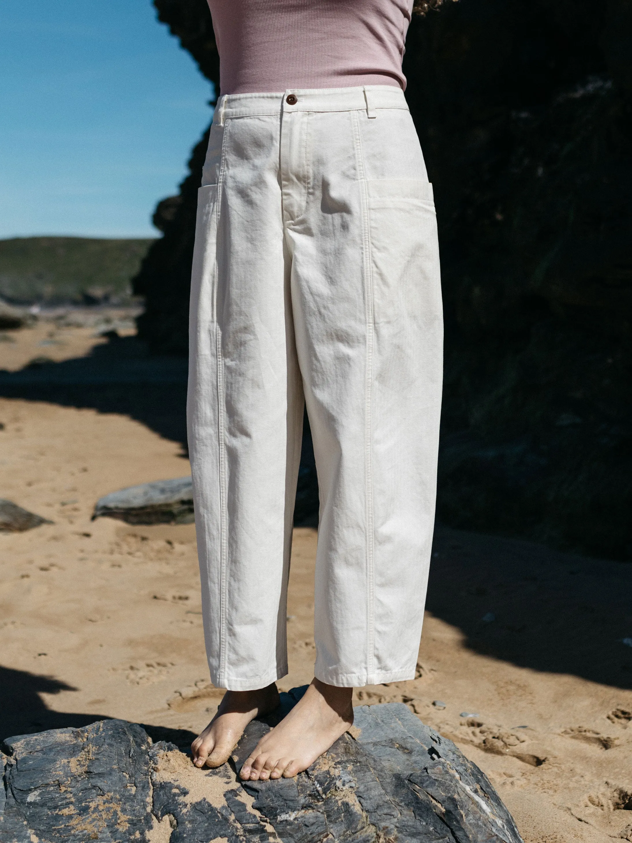 【BAON】Kiruhi Stripe Rivet Balloon Wide Pants BAON】Kiruhi Stripe Rivet Balloon Wide Pants