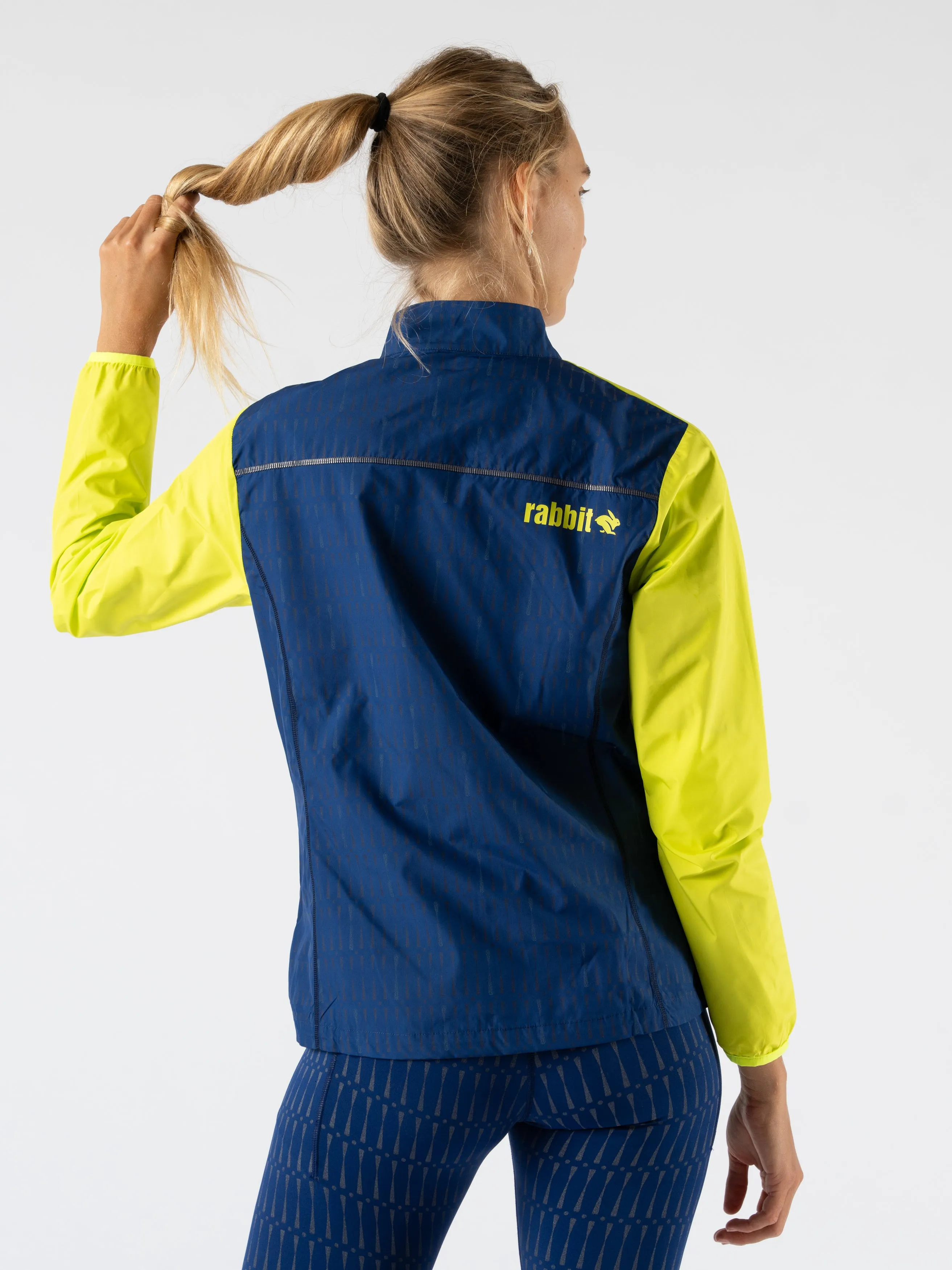 Low Light Momentum Jacket sold by rabbit product image thumbnail 4