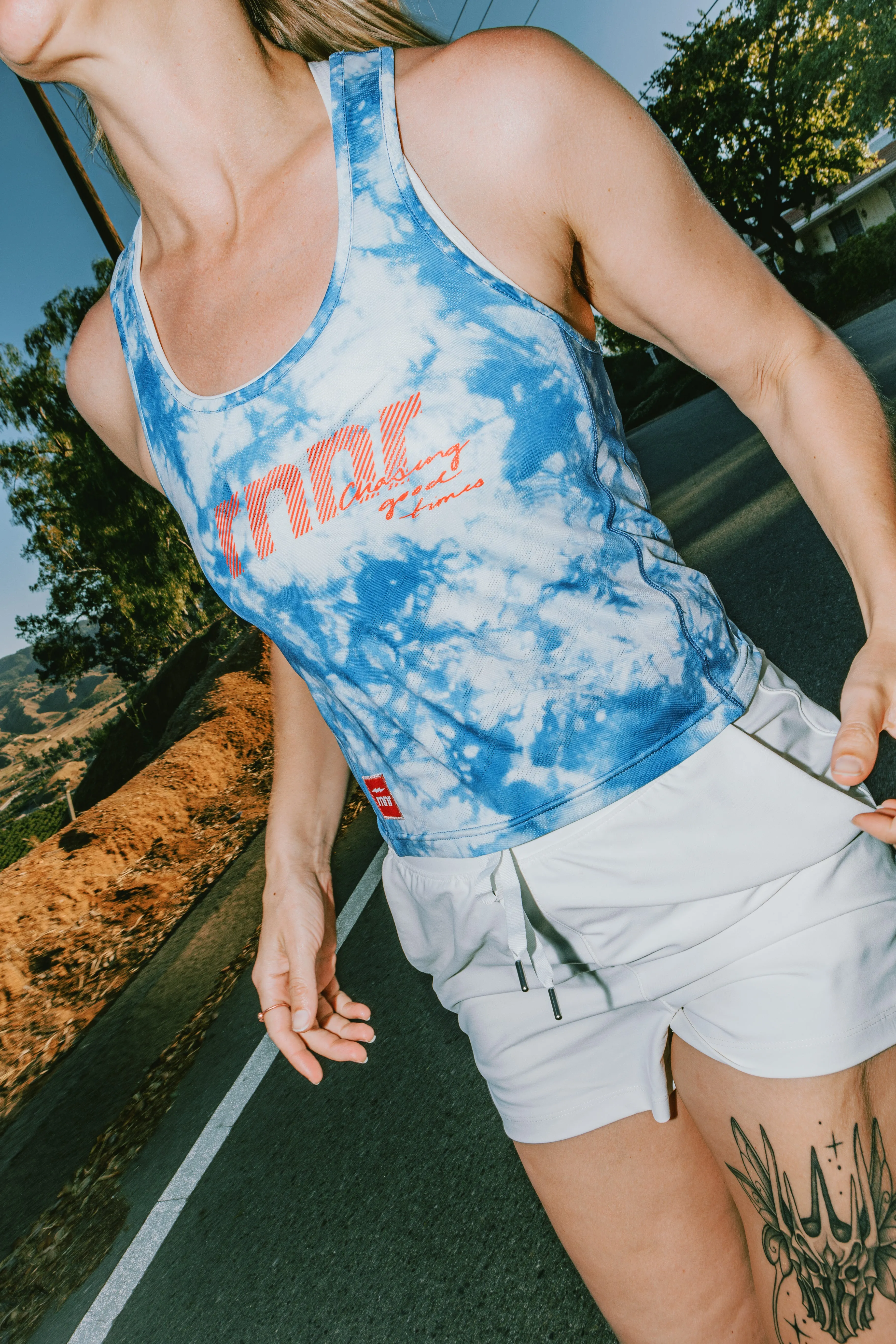 All Out Singlet Women's CROPPED- Hazy sold by rnnr product image thumbnail 3