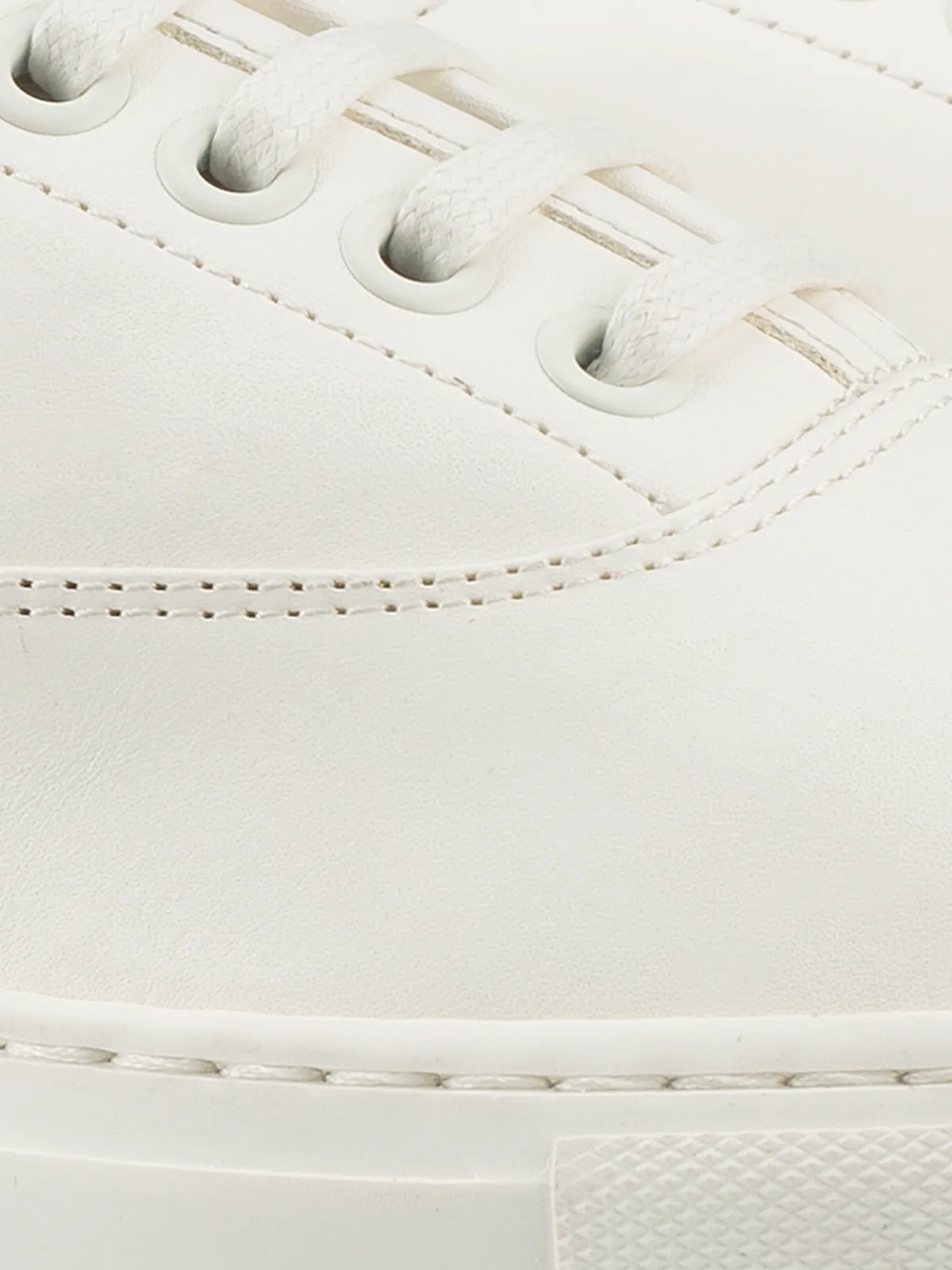 Portofino Leather Sneaker in Antique White sold by Koio product image thumbnail 5
