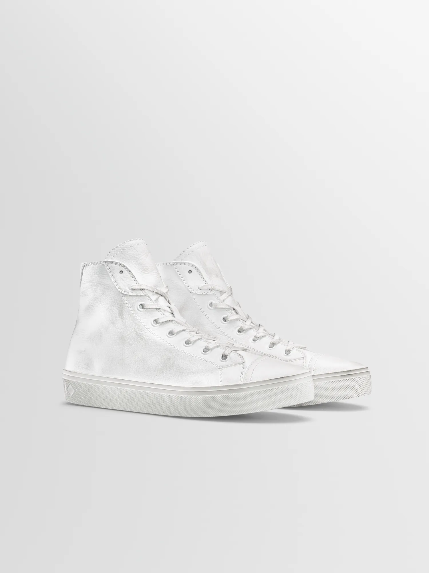 Court in Chalk Distressed sold by Koio product image thumbnail 2