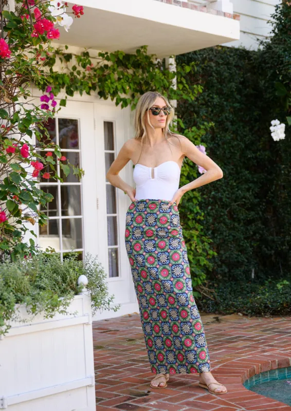 Jewelbox Pareo sold by Julia Amory