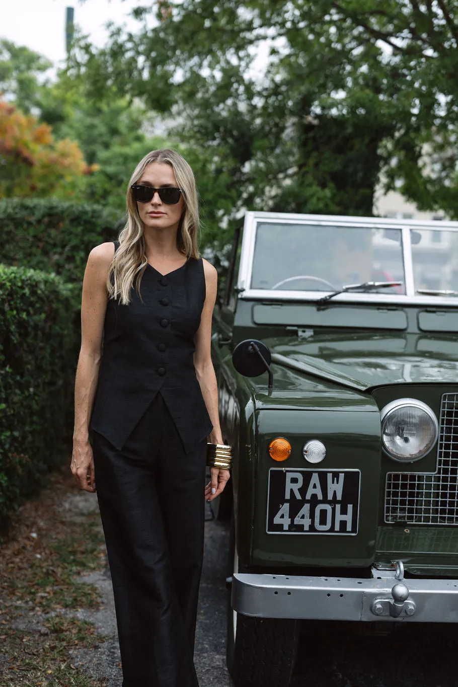 Tess Vest - Noir sold by Julia Amory