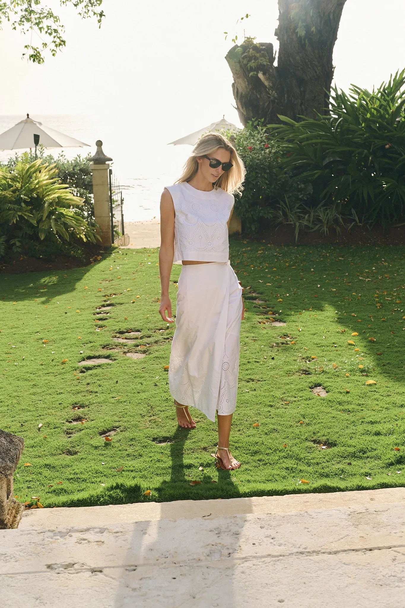 Slim Top Eyelet - Blanc sold by Julia Amory product image thumbnail 3