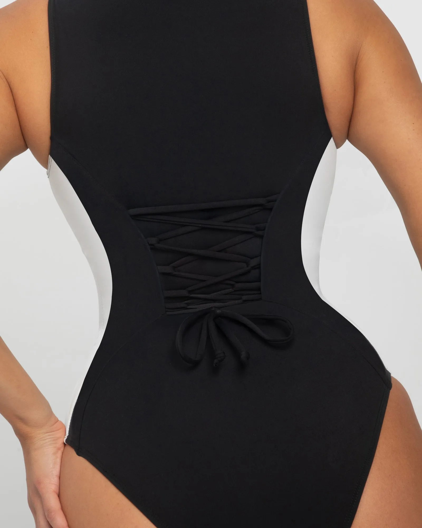 Crewneck Sleeveless Surfy - Black/White Contour sold by TA3 product image thumbnail 3