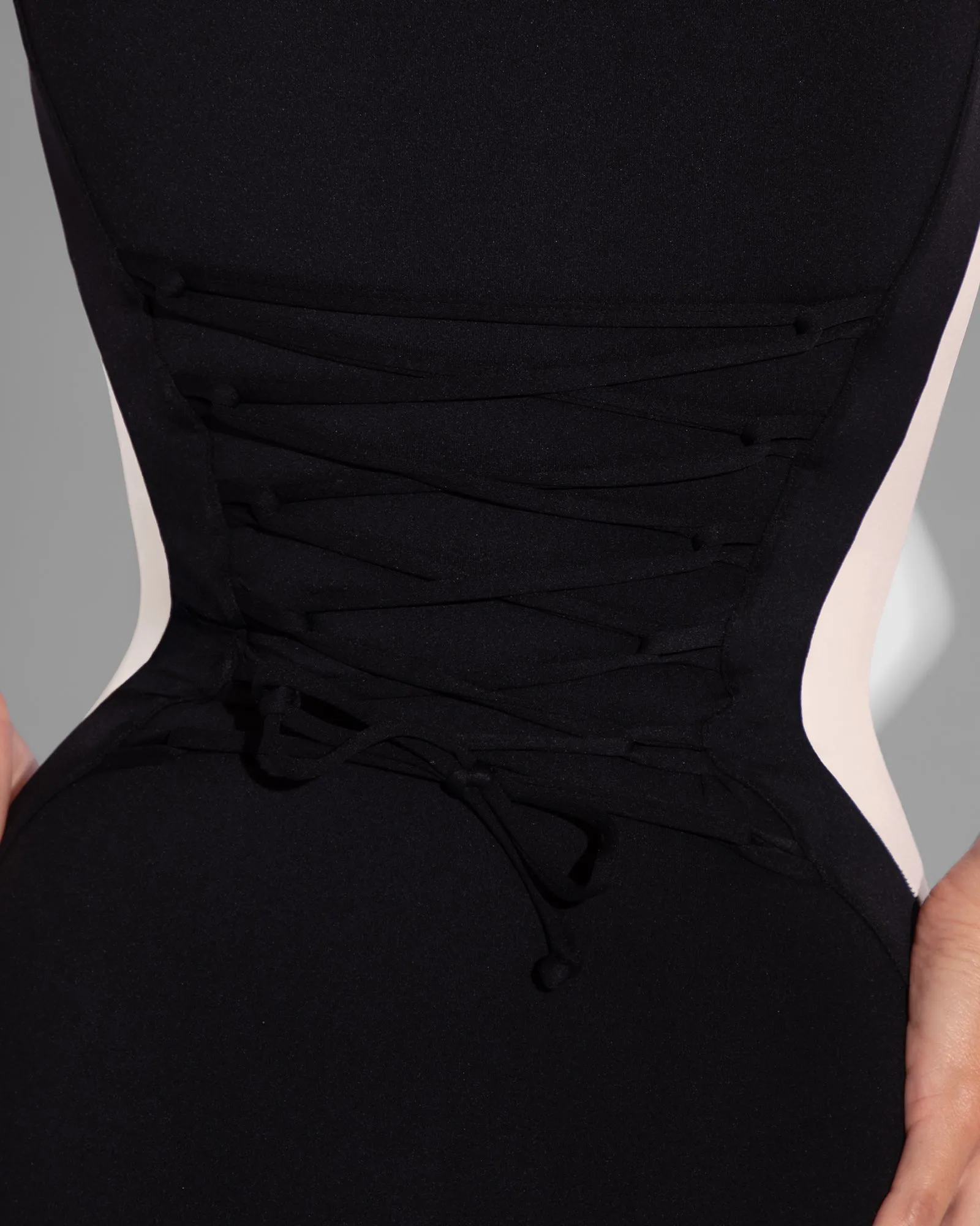Sleeveless Surfy - Contour Black/Oat sold by TA3 product image thumbnail 4