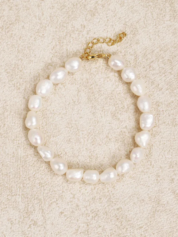 Off White Pearl Beaded Bracelet sold by BERLOOK