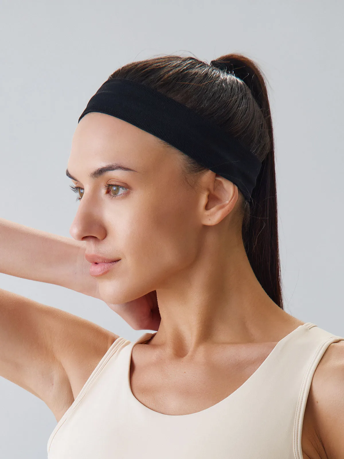 Black Athletic Headband sold by BERLOOK