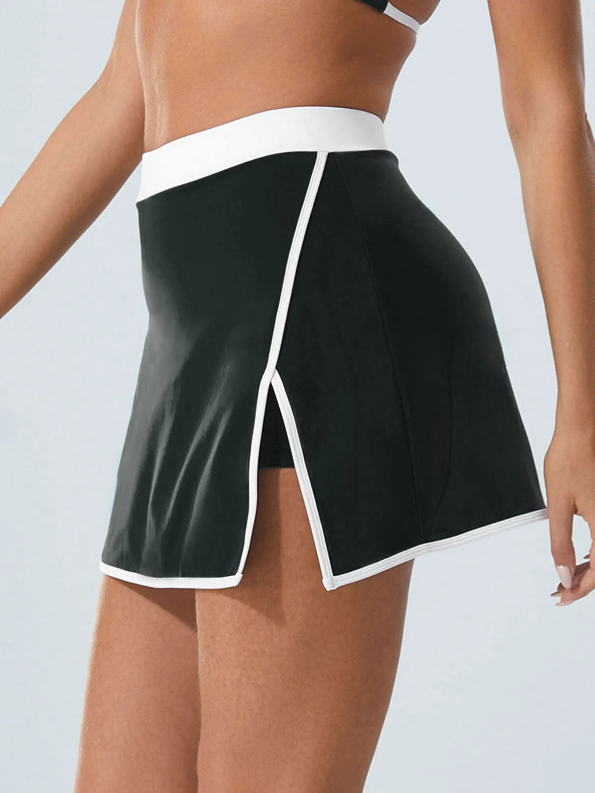 Black Contrast Line A-Line Sports Skirt sold by BERLOOK