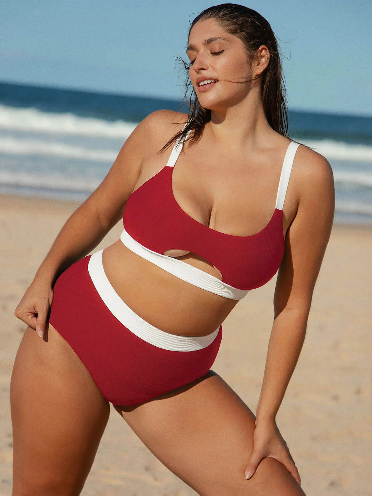 Red Contrast High-Waist Plus Size Bikini Bottom sold by BERLOOK product image thumbnail 4