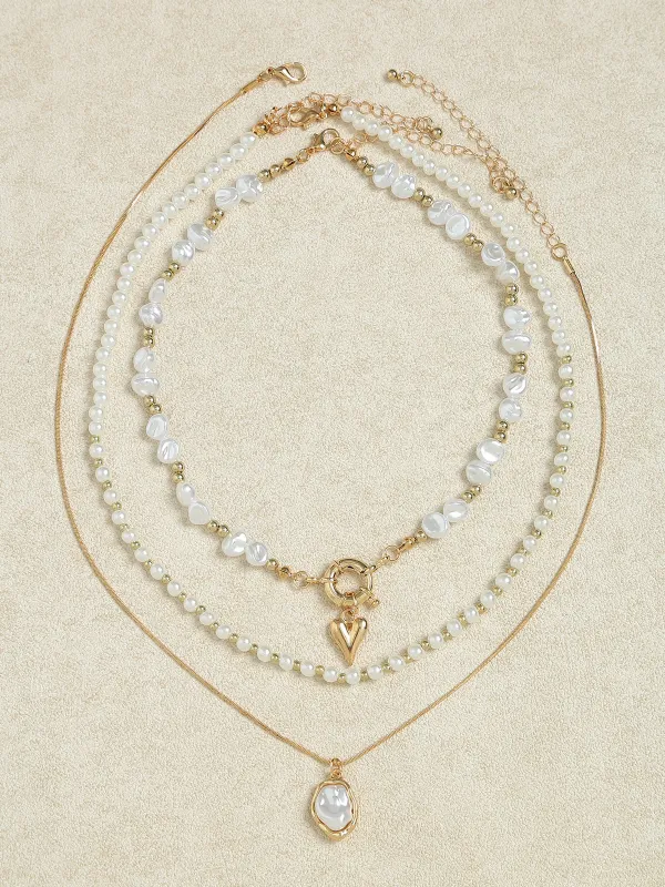 Golden Glow Pearl Layer Necklace made by BERLOOK