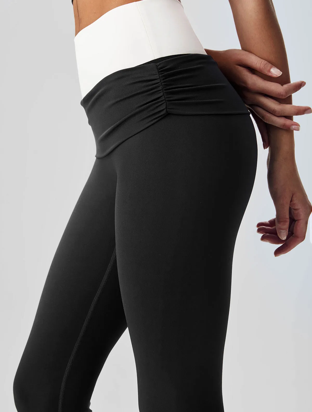 Black Contrast High Waisted Leggings 24" sold by BERLOOK product image thumbnail 5