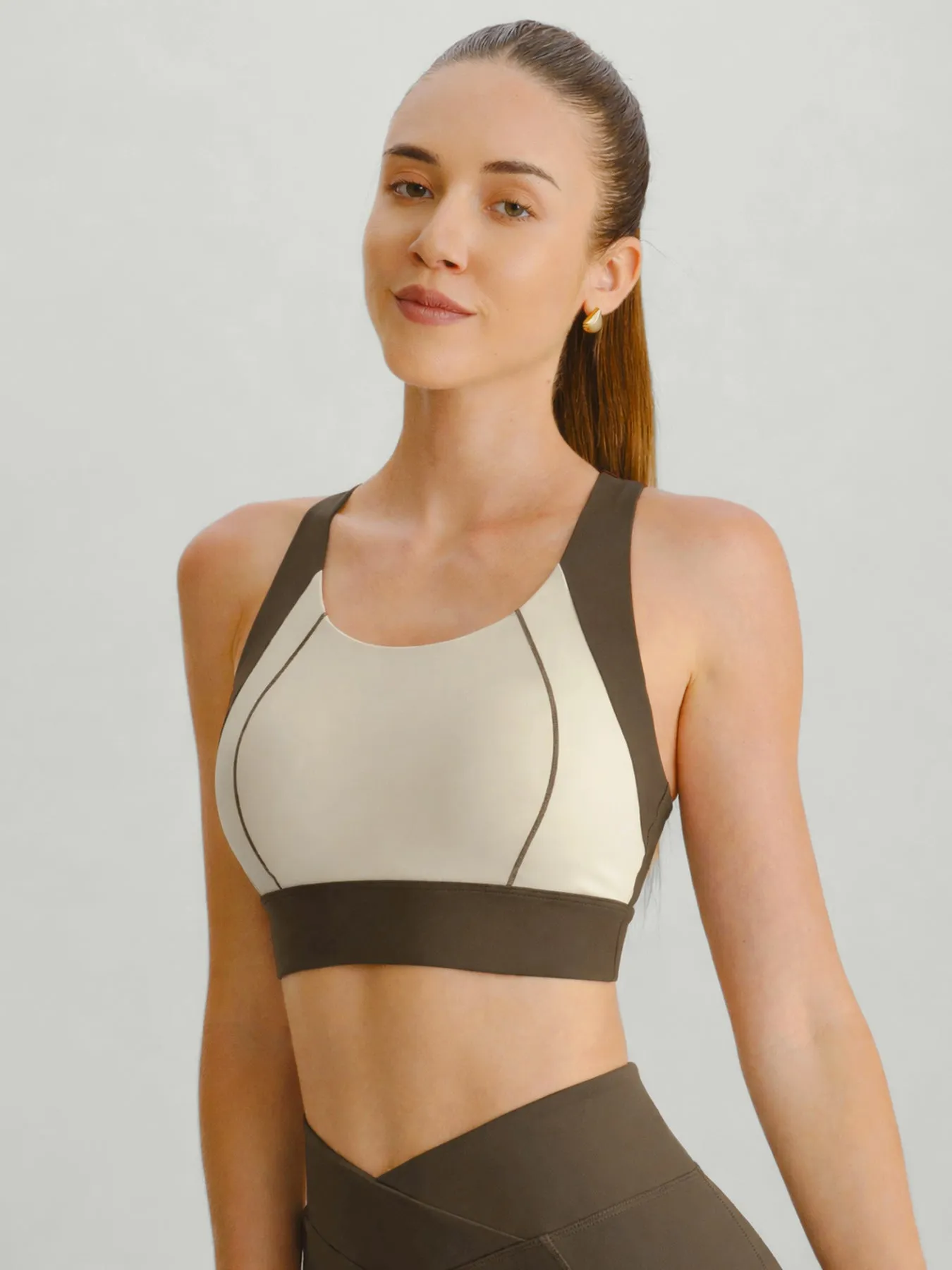Off White Contrast I-back Sports Bra - Light Support sold by BERLOOK product image thumbnail 5