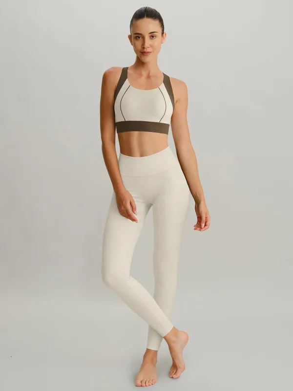 Off White Contrast I-back Sports Bra - Light Support made by BERLOOK