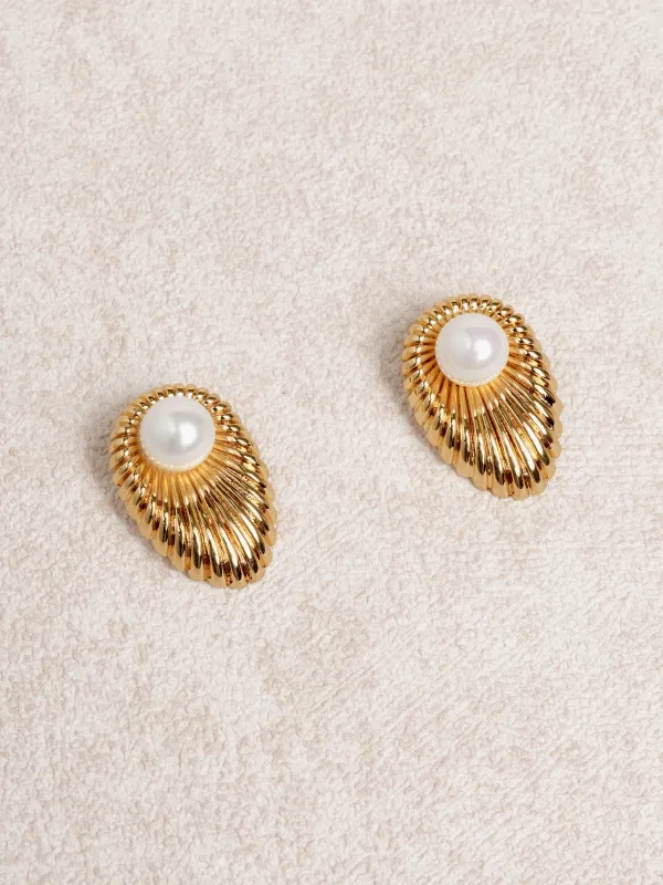 Gold Pearl Stud Earrings made by BERLOOK