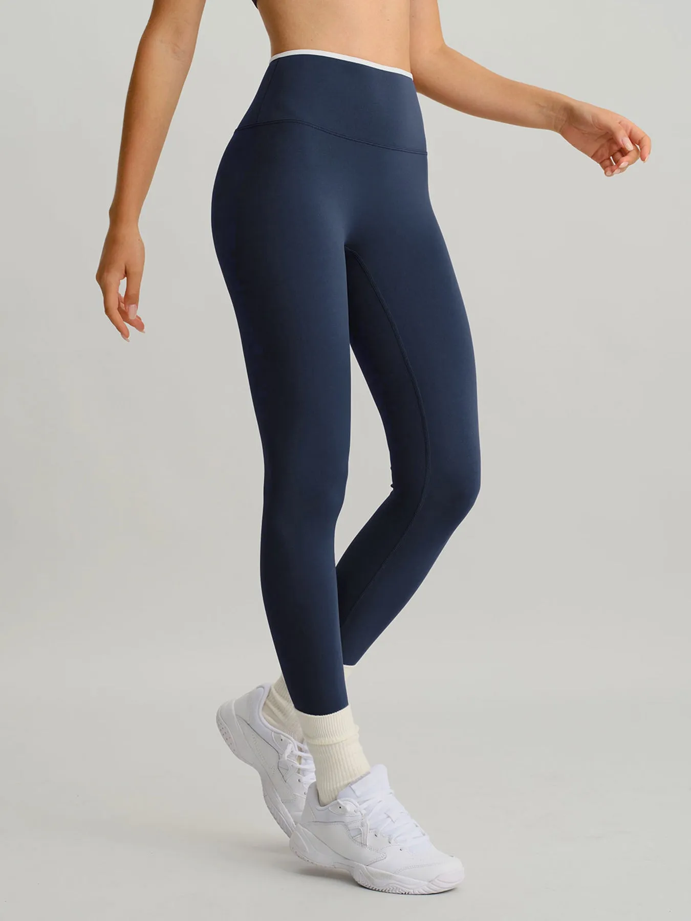 Navy High-Waisted Contrast Trim Leggings 25" sold by BERLOOK product image thumbnail 3