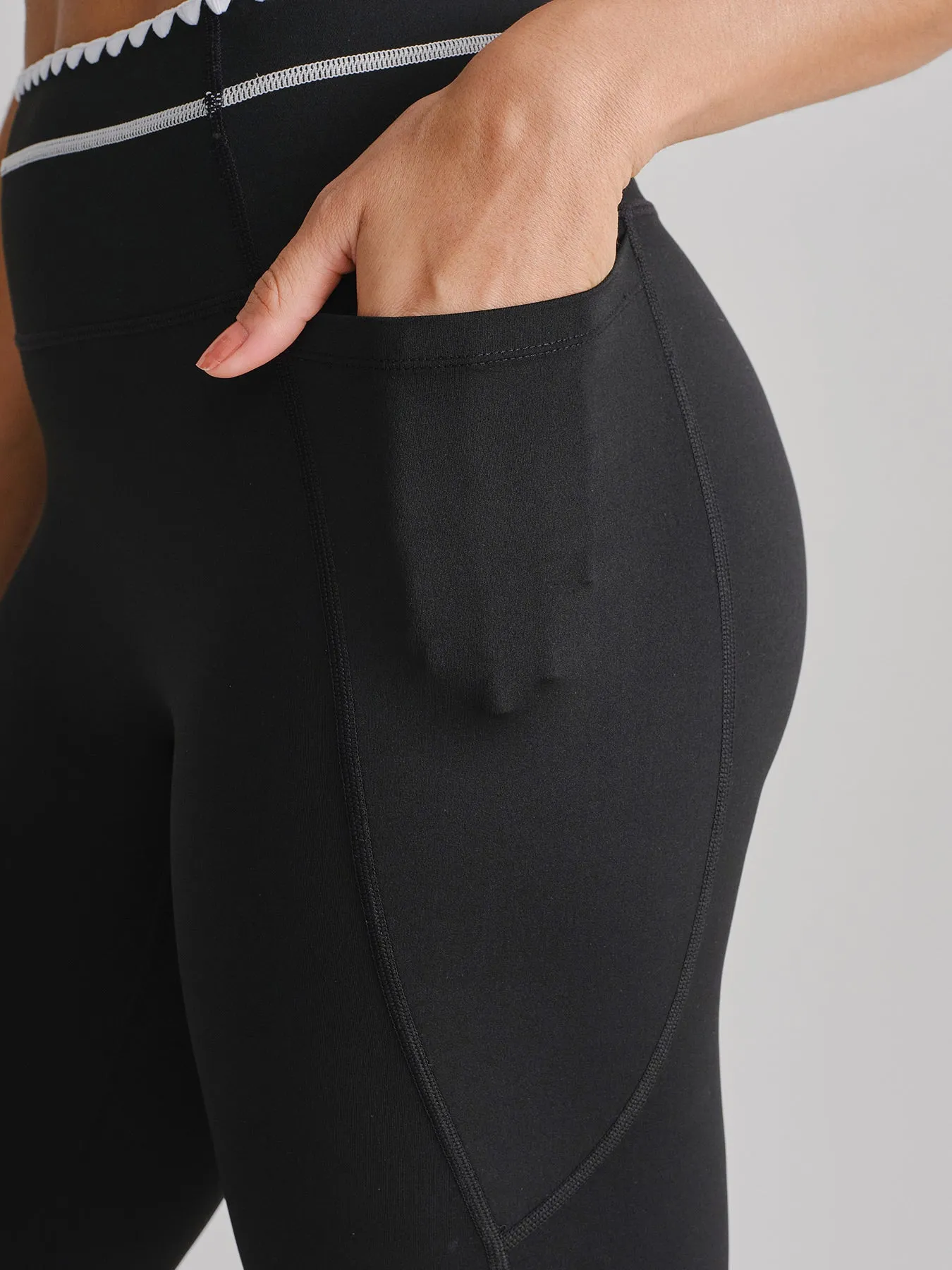 Black High Waisted Contrast Trim Leggings 25" sold by BERLOOK product image thumbnail 5