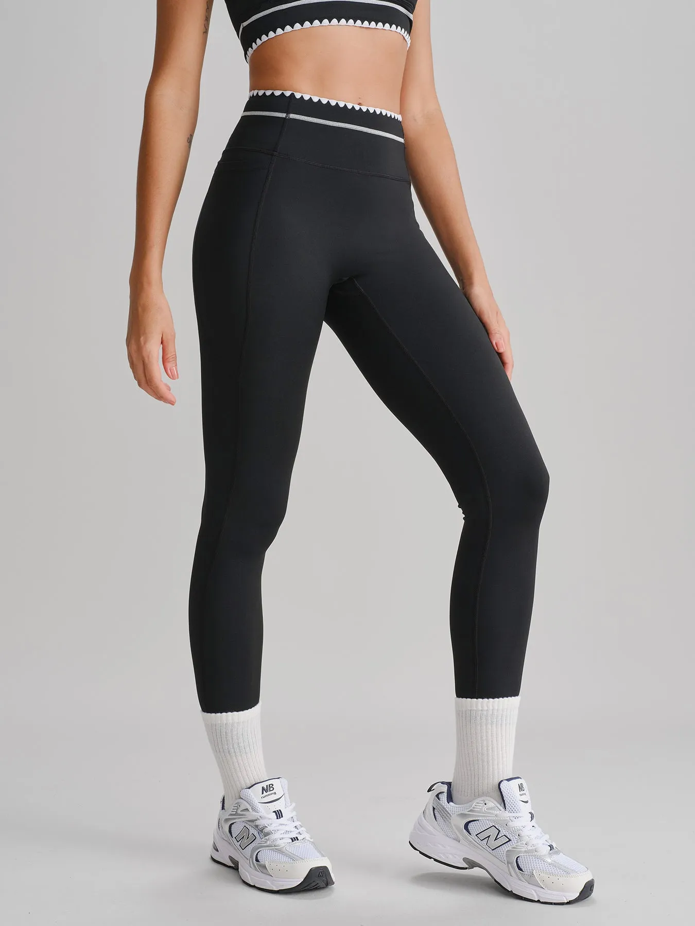 Black High Waisted Contrast Trim Leggings 25" sold by BERLOOK product image thumbnail 3