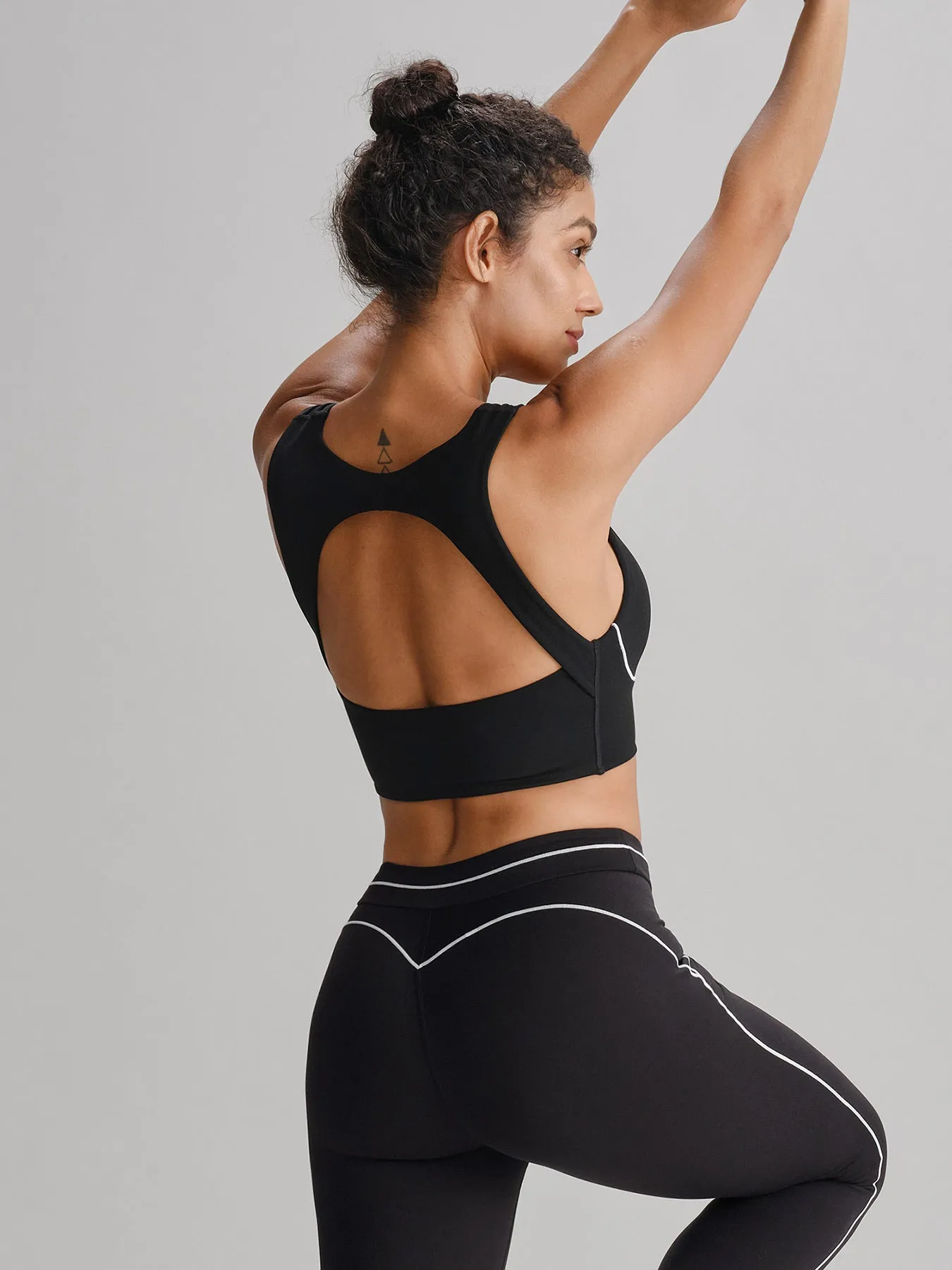 Black Square Neck Contrast Trim Sports Bra sold by BERLOOK product image thumbnail 2