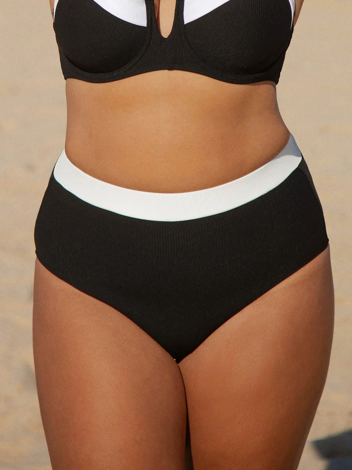 Contrast Trim Plus Size Bikini Bottom sold by BERLOOK