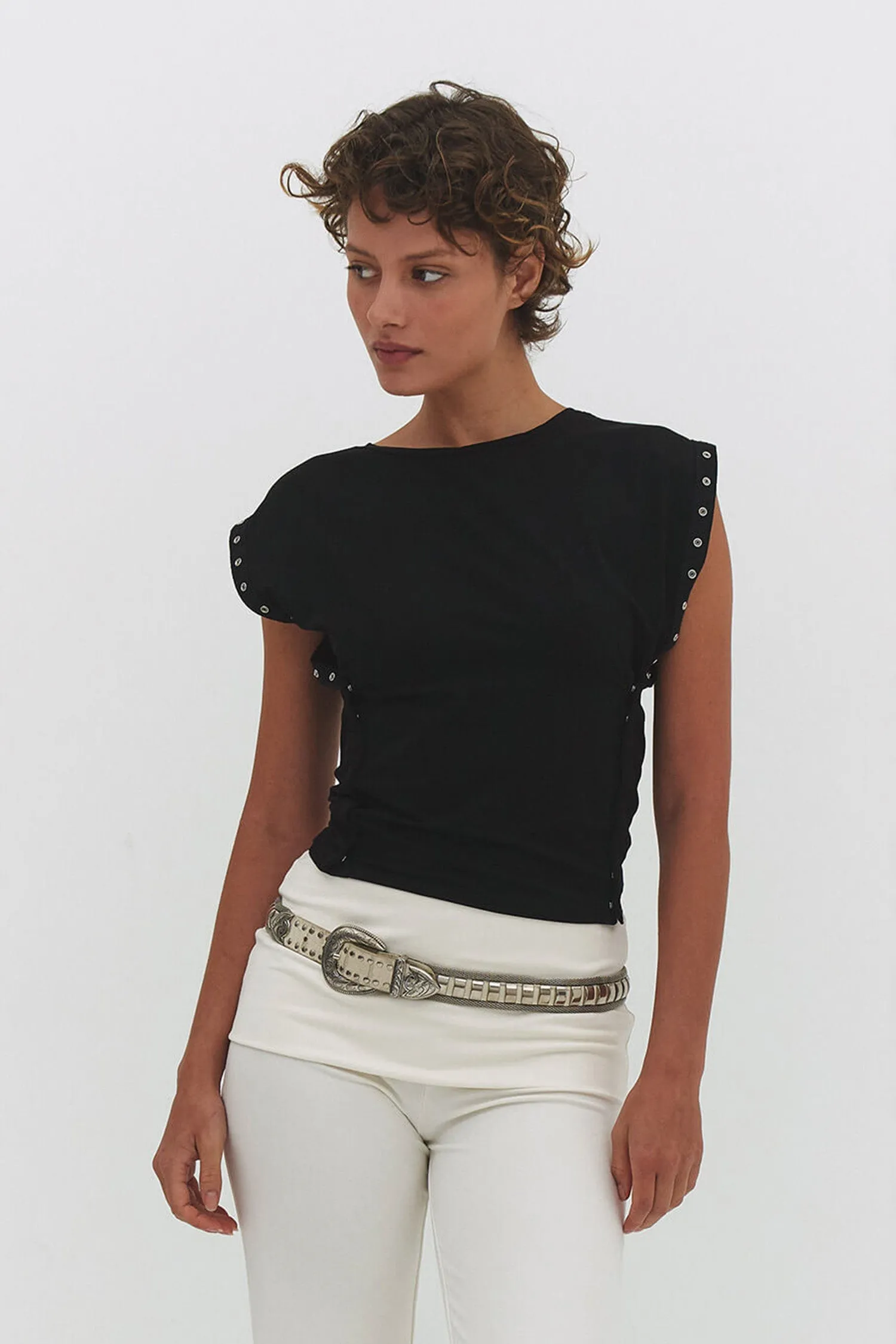 LIANA TOP IN BLACK sold by FIND ME NOW