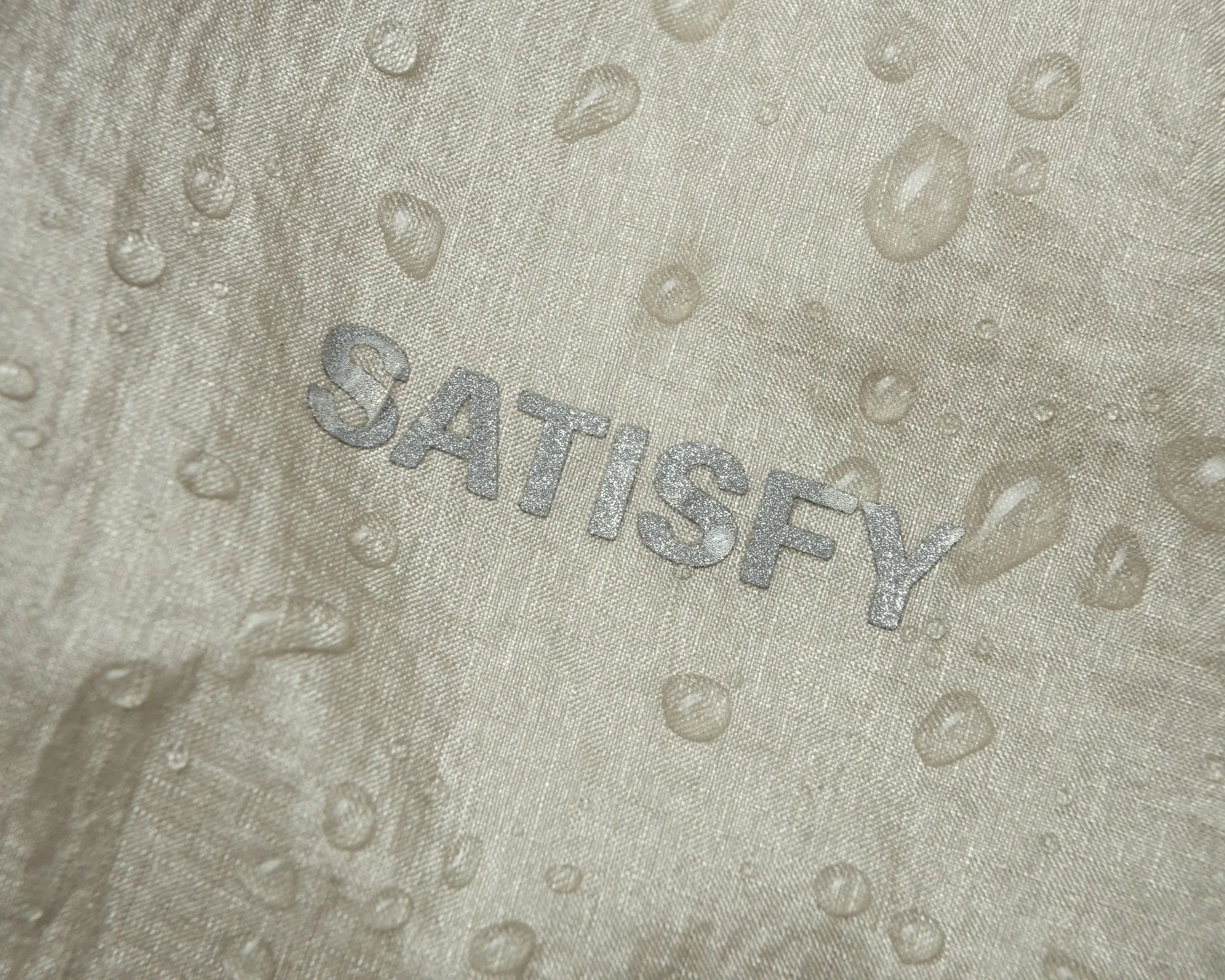 Pertex® Diamond Fuse Windbreaker sold by Satisfy Running product image thumbnail 3