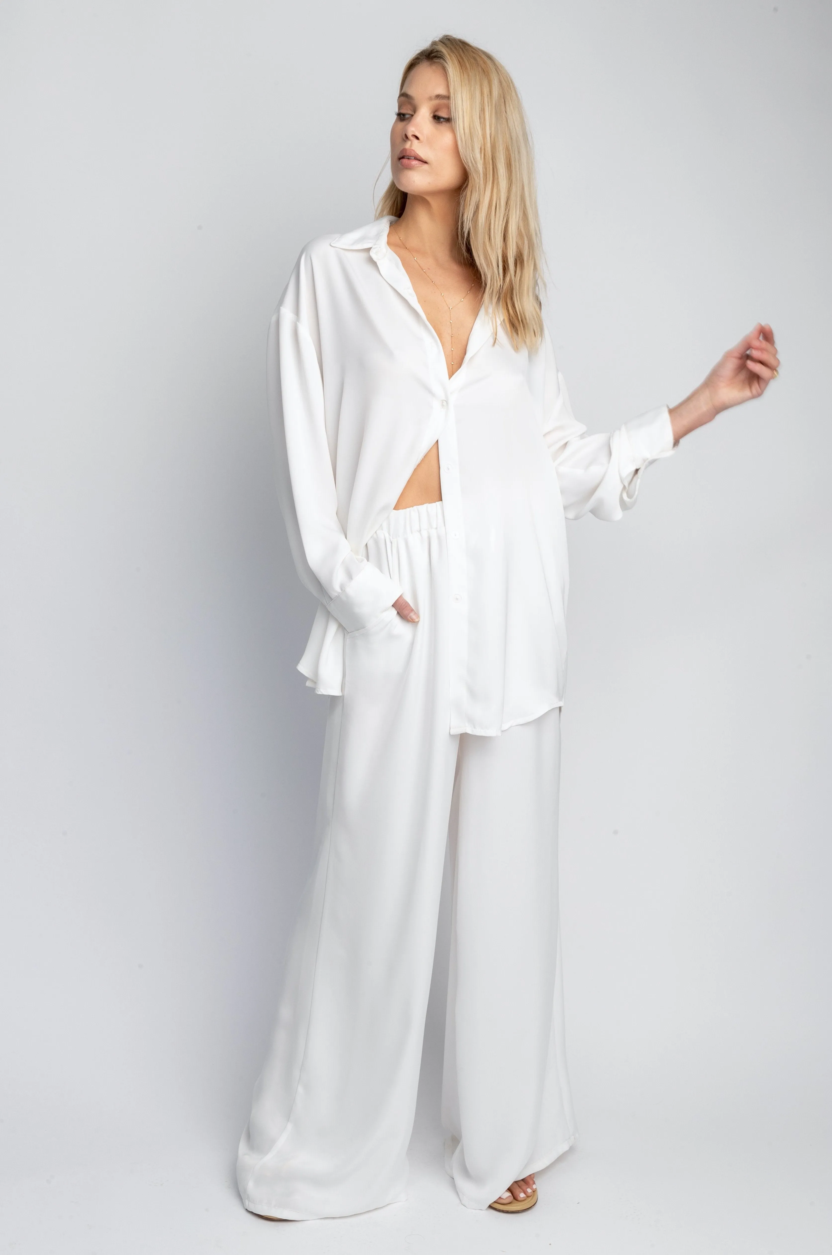 Miley Set in White sold by RESA product image thumbnail 3