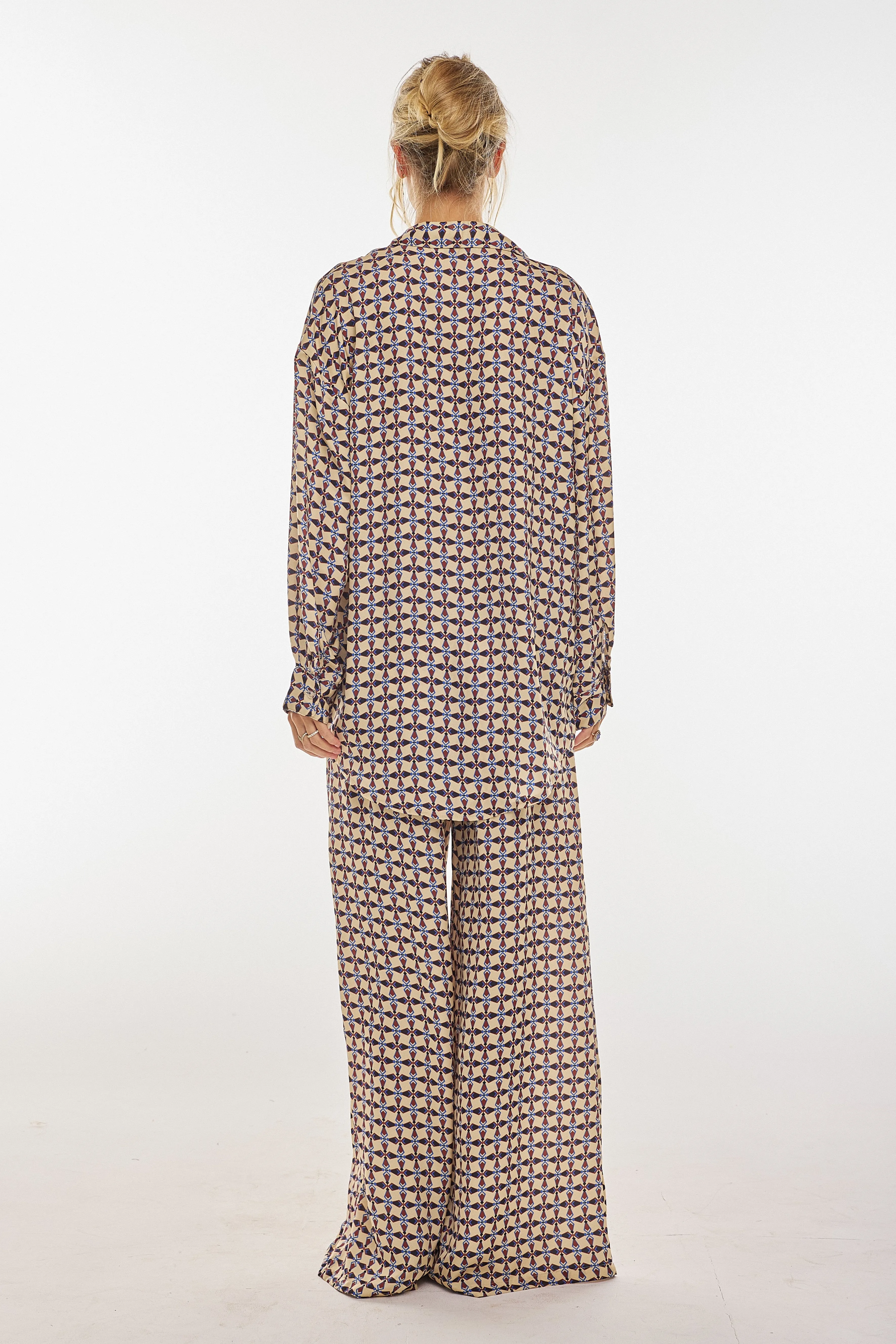 Miley Set in Brooklyn sold by RESA product image thumbnail 4