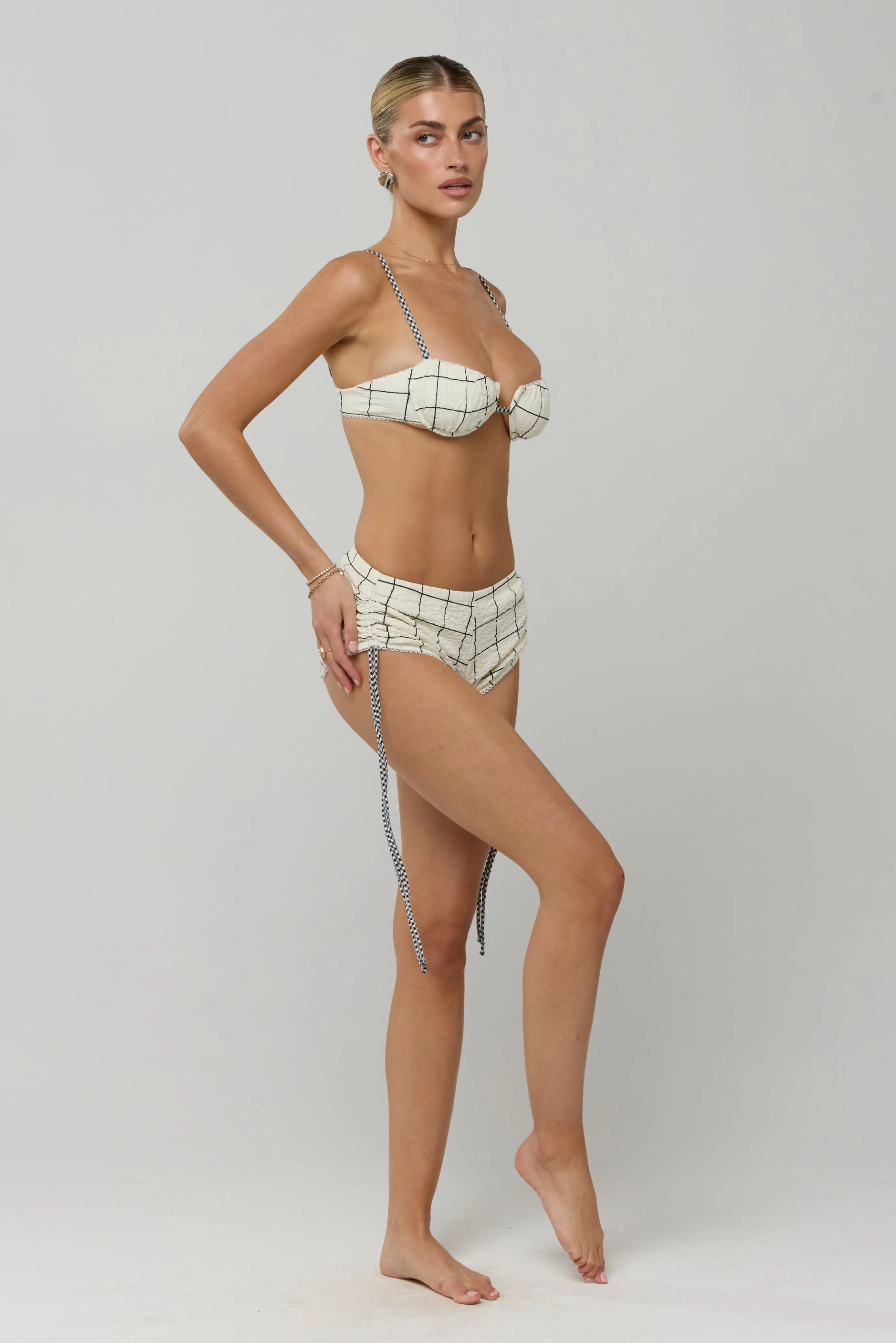 Lina in Hampton sold by RESA product image thumbnail 5