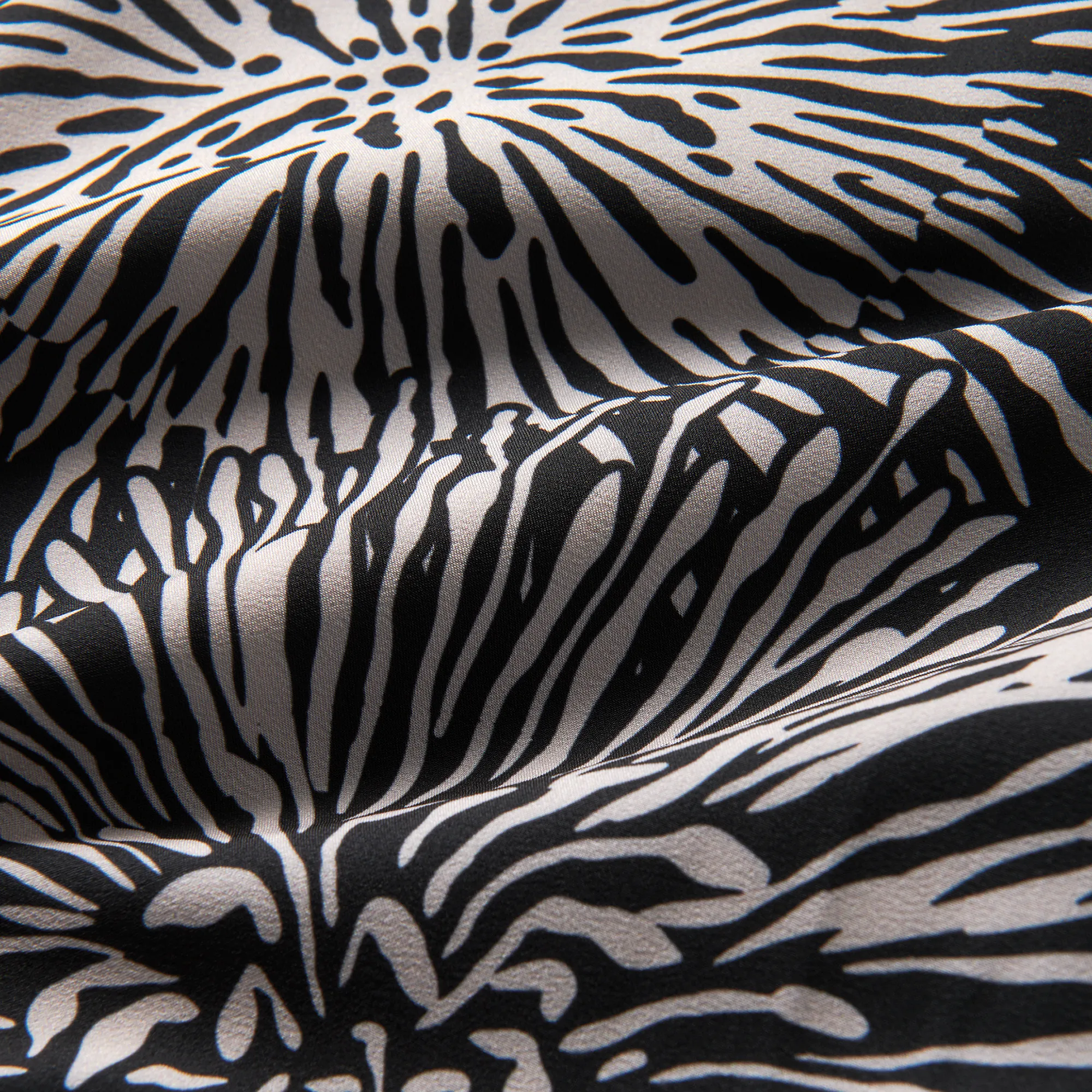 Passage 18.5" Boardshorts - Black Floral sold by Roark product image thumbnail 4