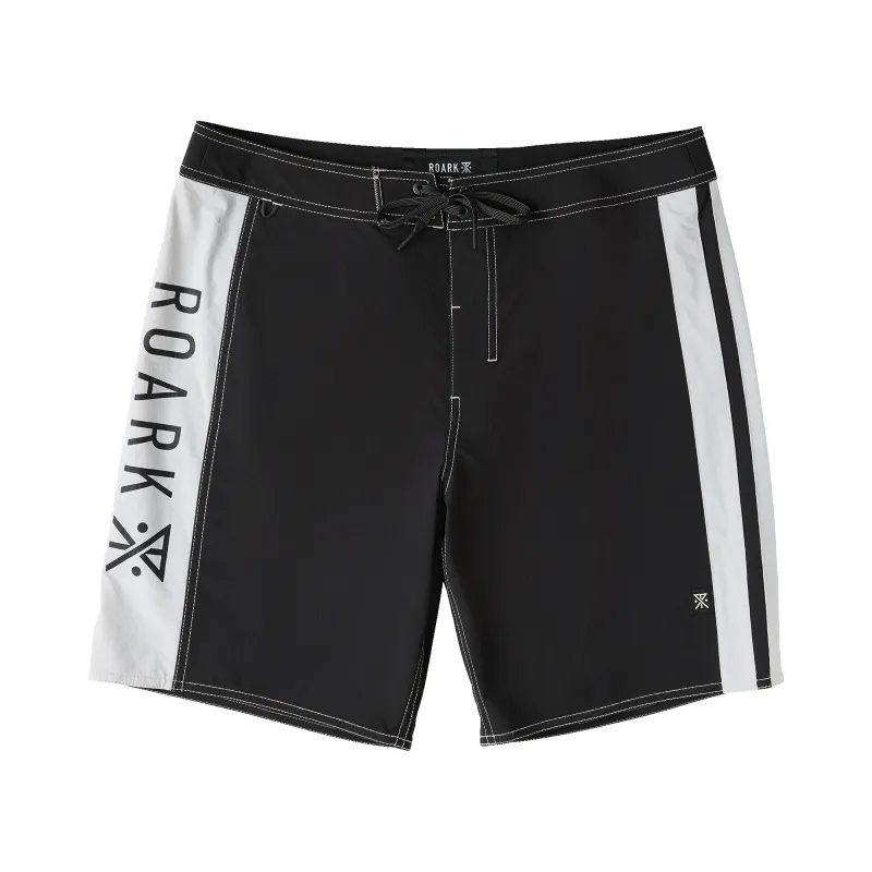 Passage Panel 18.5" Boardshorts - Black/white made by Roark