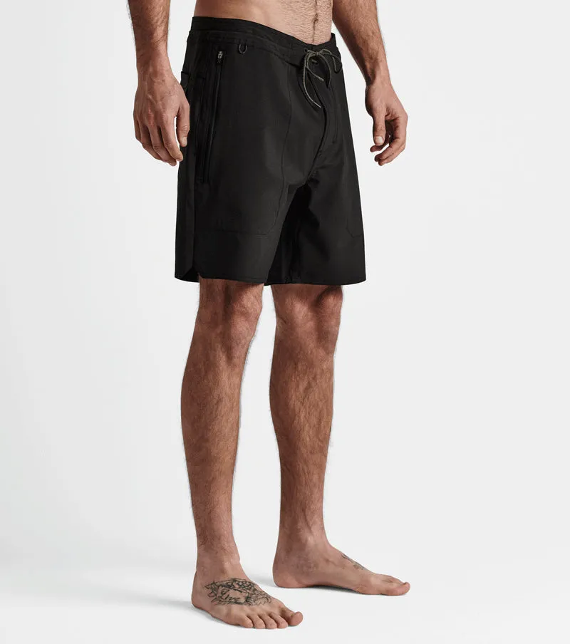 Layover Hybrid Trail Shorts 18" - Black sold by Roark product image thumbnail 3