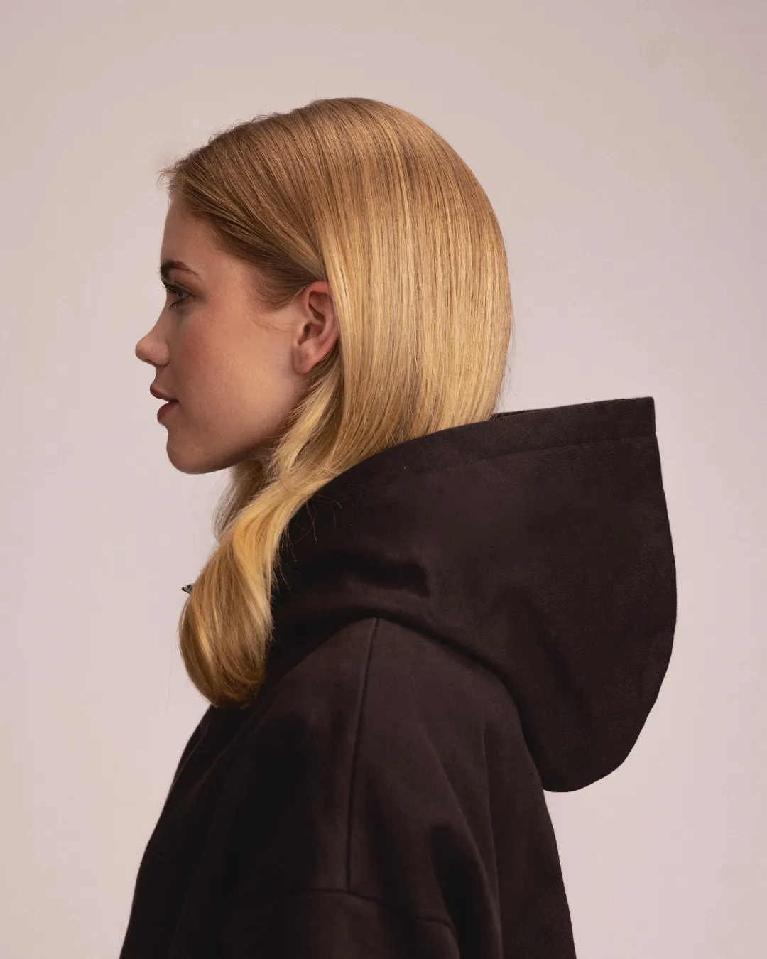 SIGNATURE CROP HOODIE sold by IPHIS product image thumbnail 4