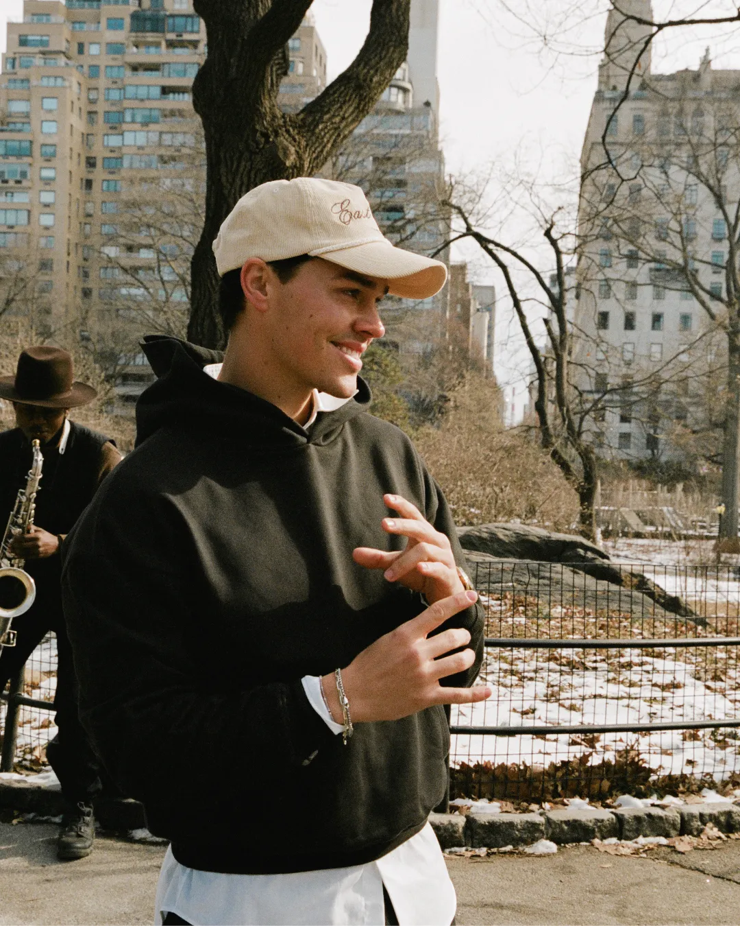 SIGNATURE CROP HOODIE sold by IPHIS product image thumbnail 3