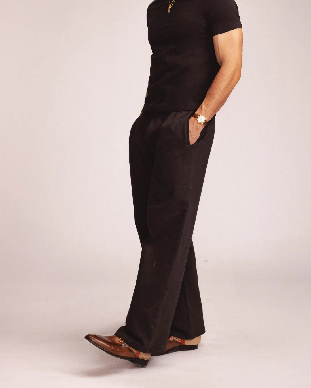 SIGNATURE SWEATPANT sold by IPHIS product image thumbnail 4