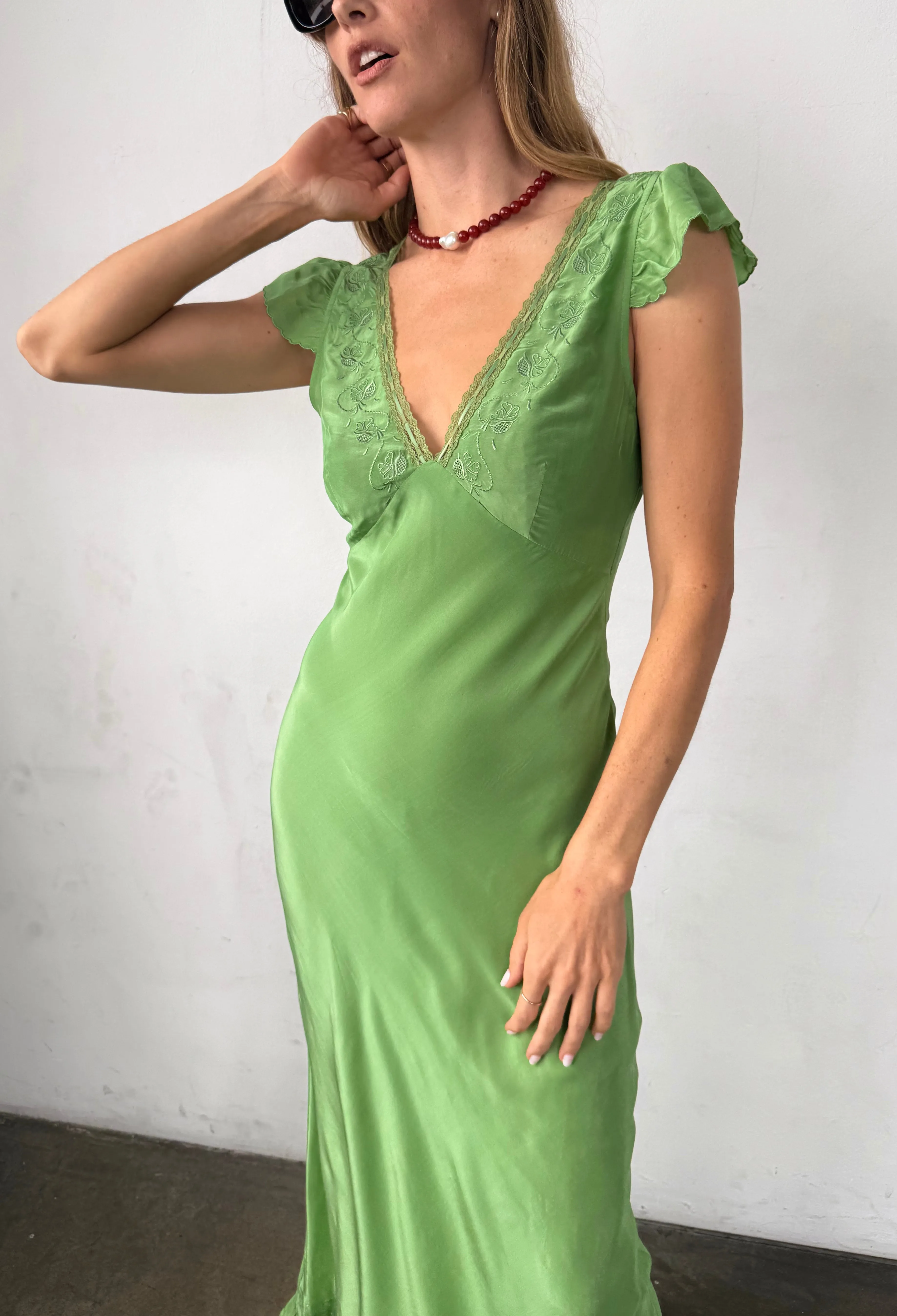 Isol Dress Jade Floral Embroidery sold by Ciao Lucia product image thumbnail 2