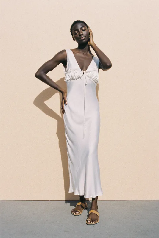 Carolinne Dress Ivory Sustainable made by Ciao Lucia