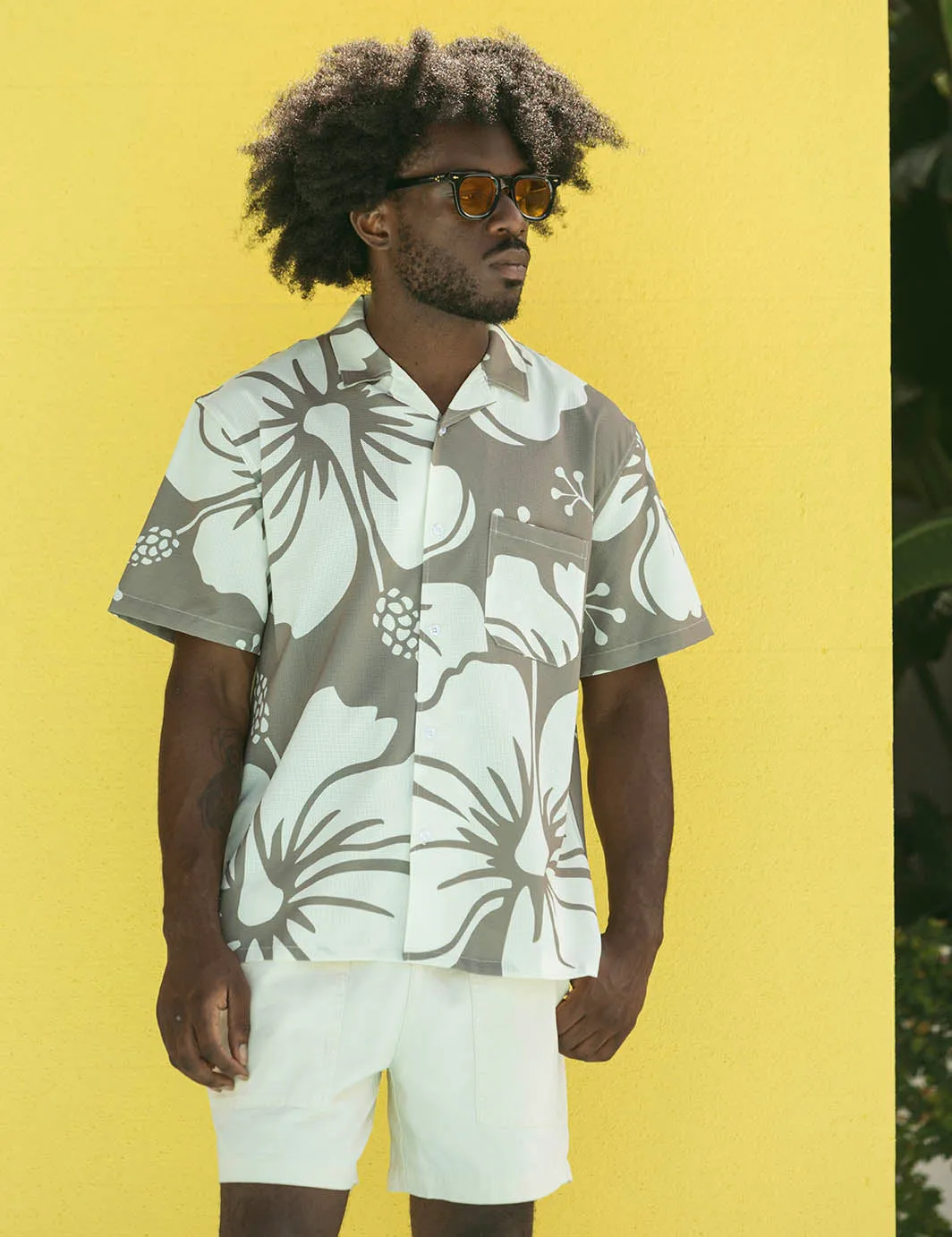 Hibiscus Leisure Stretch Buttonup sold by Duvin Design product image thumbnail 2