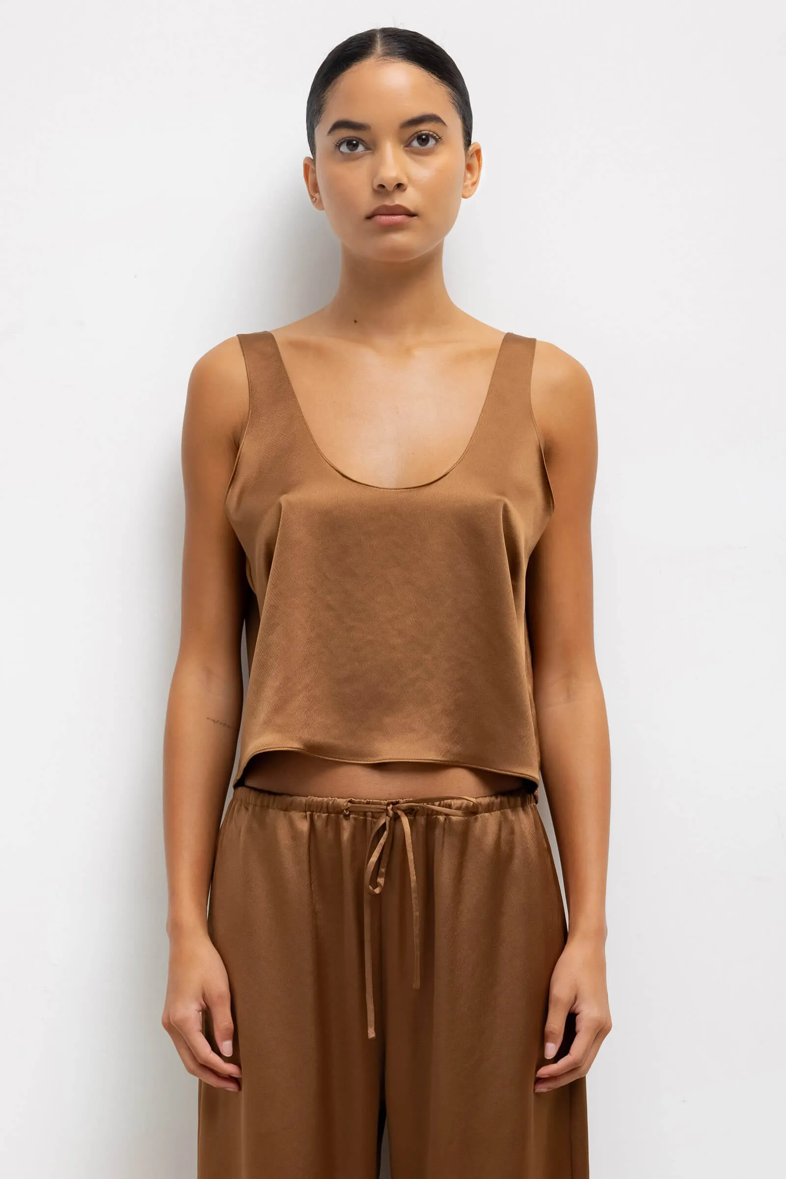 Barb Scoop Tank sold by Leset