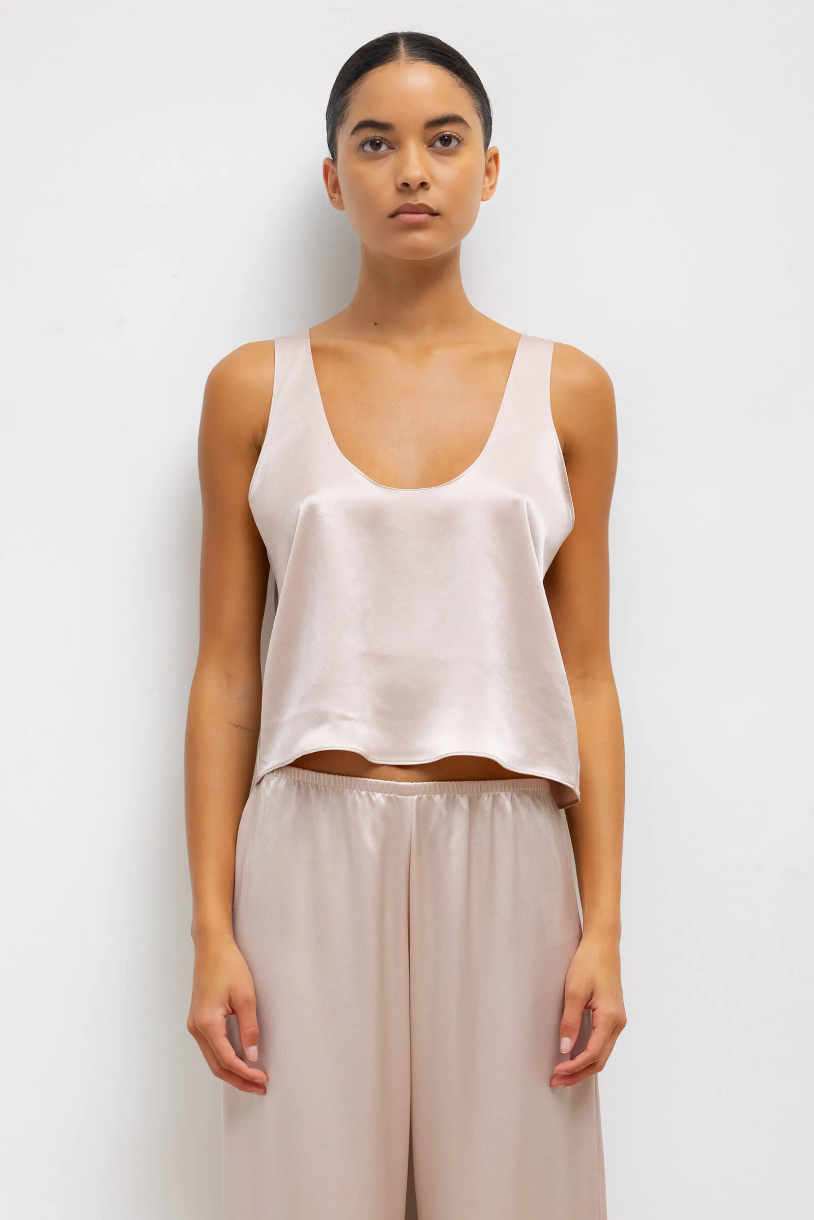 Barb Scoop Tank sold by Leset