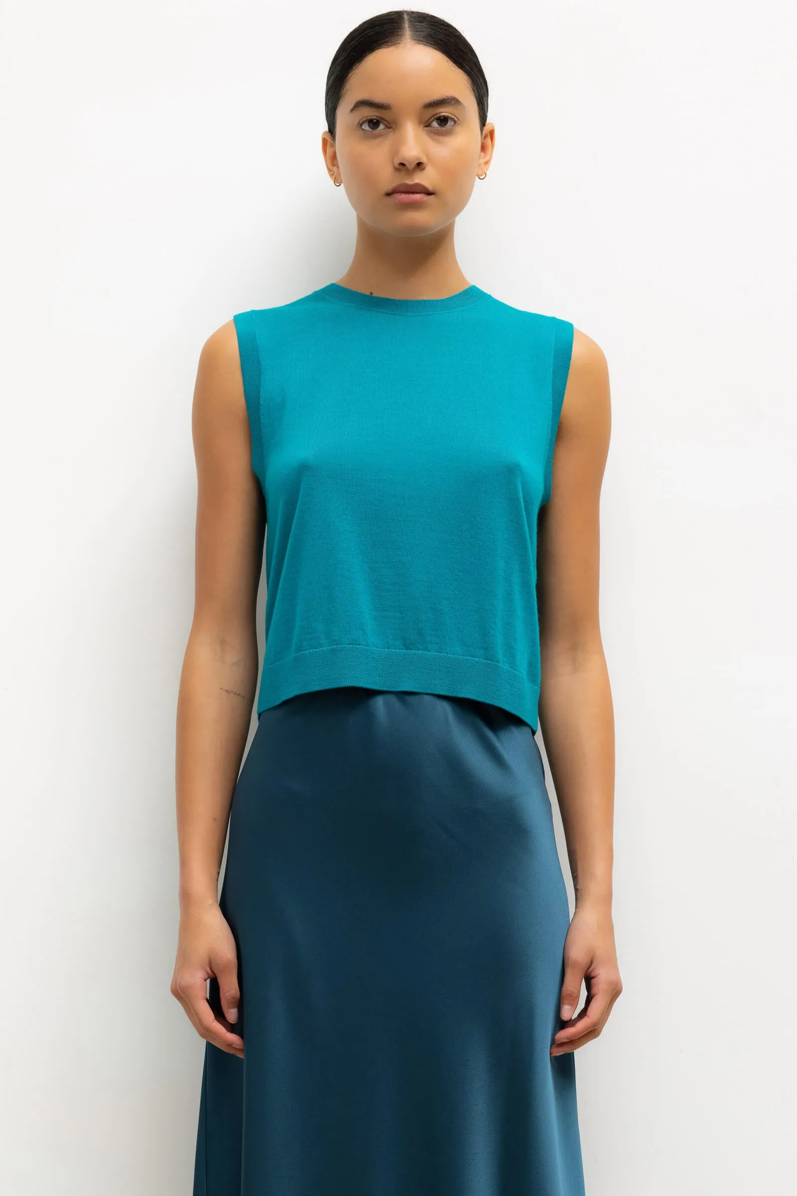 James Sleeveless Crew sold by Leset