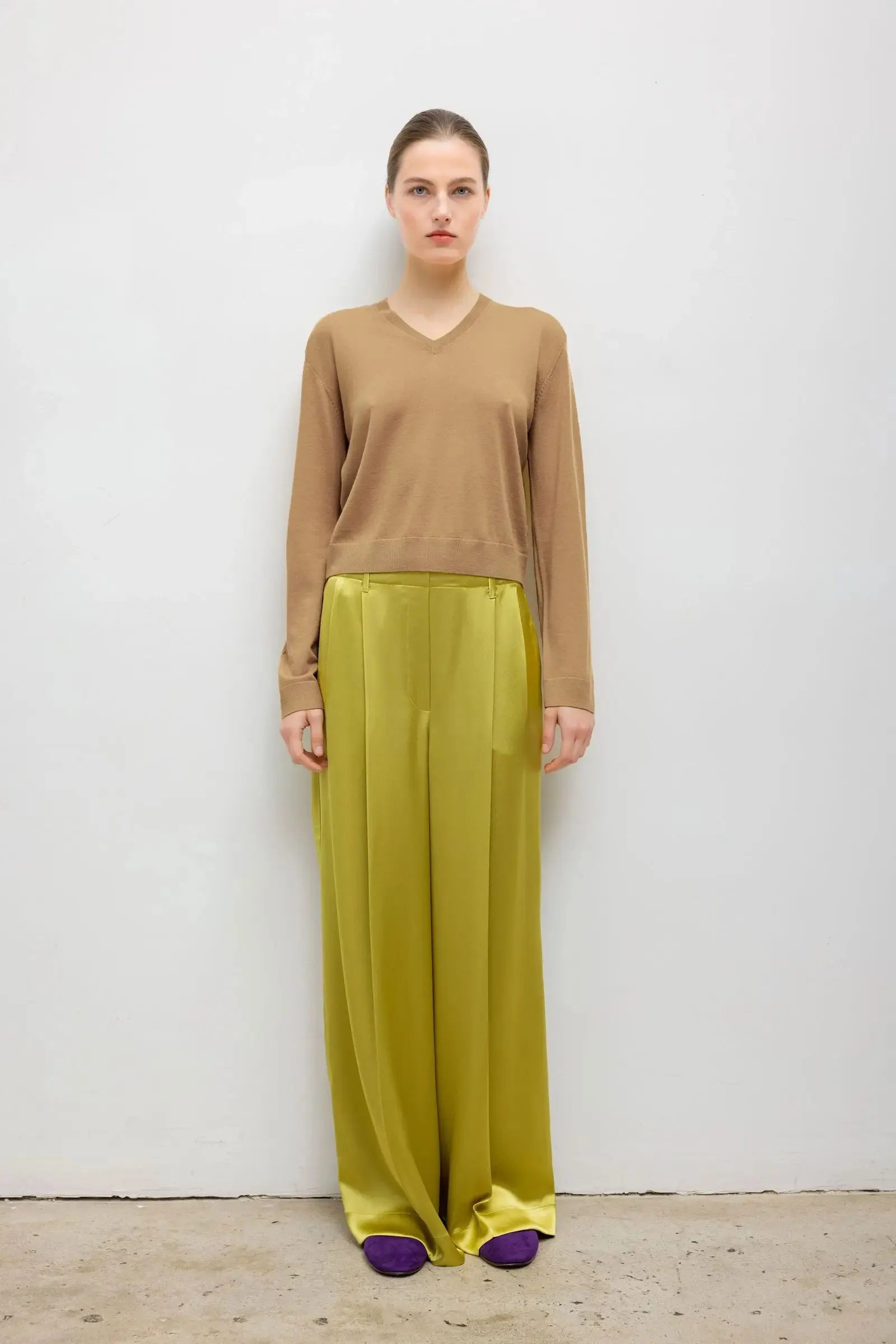 James Classic V Neck sold by Leset product image thumbnail 3