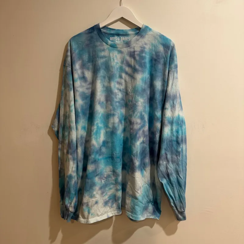 SAMPLE SALE ♡ SIZE 2XL ♡ t-shirt sold by BFFS & BABES